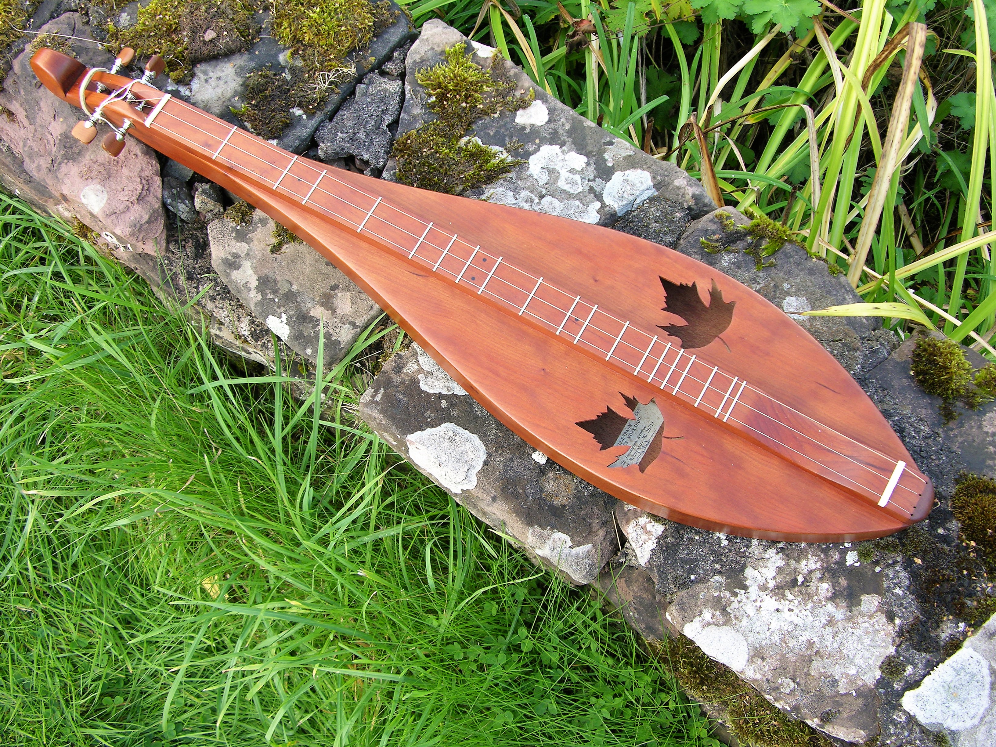 Fellenbaum Hourglass – Revels Music Mountain Dulcimers